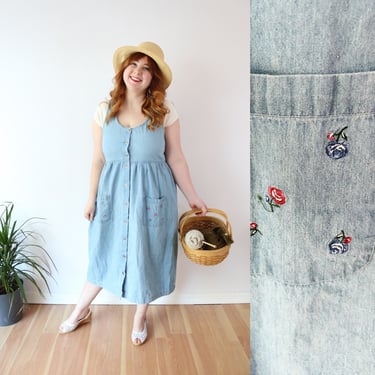 SIZE M Soft Chambray Shirt Dress / Embroidered Floral Pockets / 1980s Light Wash Denim Midi Length Dress / Button Up Dress 