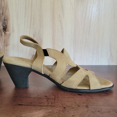 French Designer Low Heel Sandals in Soft Beige Suede - Womens EU40 