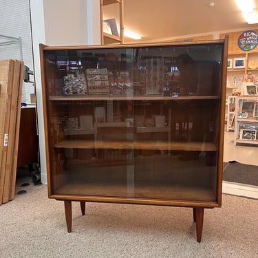 Free Shipping Within Continental US - Vintage Mid Century Modern Solid Walnut Display Cabinet or Book shelf with Glass Doors 