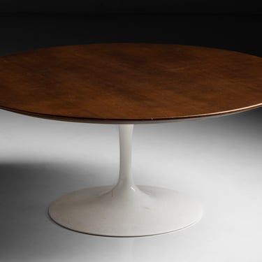 Tulip Coffee Table by Eero Saarinen