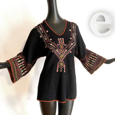 Vintage 70s Hippie Boho Sweater • Wide Bell Sleeve / Kimono Sleeve Tunic Top • Embroidered Black Hippie Boho Styling • Size Medium or Large 