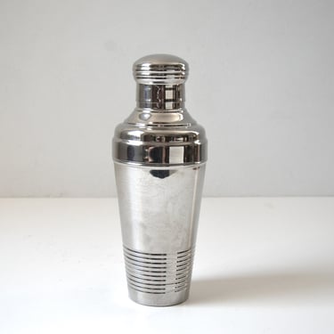 Vintage Art Deco Style Stainless Cocktail Shaker with Ribbed Design 