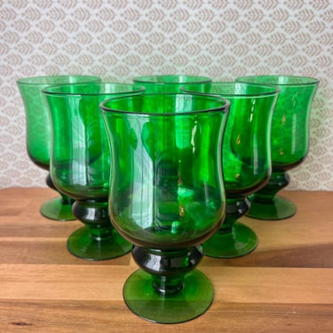 Vintage Emerald Green Glass Stemmed Goblets.  Green Glass Retro Barware. 