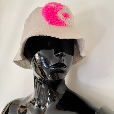 Light Beige Bucket Hat with Pink and White Tufted Yin-Yang Sign, Handmade, Gift 