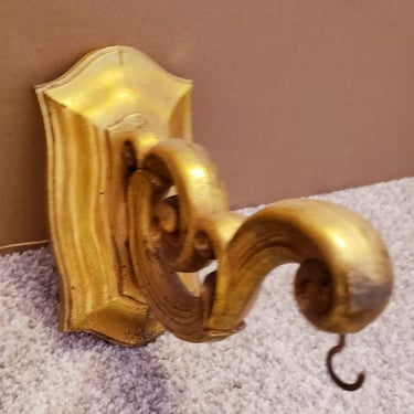 Gold gilded ornate key hook 1970s Syroco Wall hook 