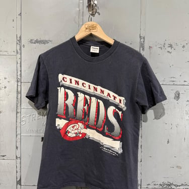 Vintage 1990s Cincinnati Reds faded black  graphic t shirt black size m 