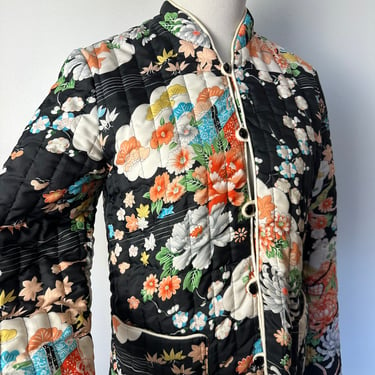 Vintage Cheongsam style jacket~ light puffer style with frog closures~ black Asian chrysanthemum peony floral pattern size M 
