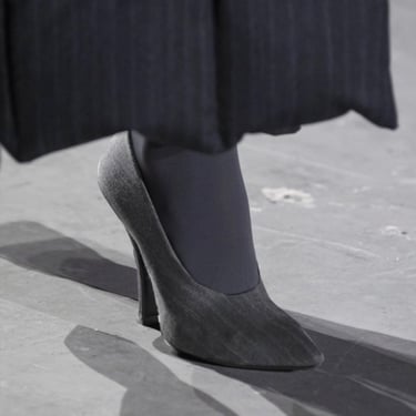 Dries Van Noten Charcoal Gray Fabric Pinstripe Court Shoes Heels - EU39 US 8 1/2 