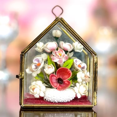 VINTAGE: Small Glass and Brass Trinket Display Box - Shell Floral Bouquet - Hinged Box 