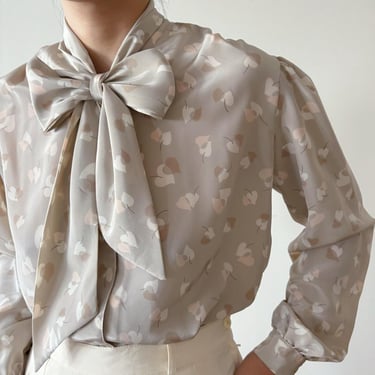 vintage blouse silky blouse bow tie shirt vintage top 90s 80s secretary blouse cream heart leaf floral vintage shirt size M 