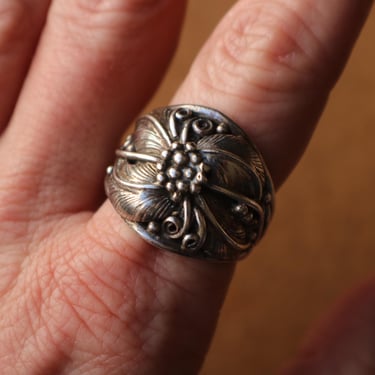 Sterling Flower RING / Vintage Southwest Men's Ring / Silver Western Jewelry / Size 12 Ring 