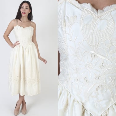 Embroidered Butterfly Prom Dress, Simple Full Skirt Eyelet Ball Gown, Vintage 70s 80s Spaghetti Strap Prom Outfit 