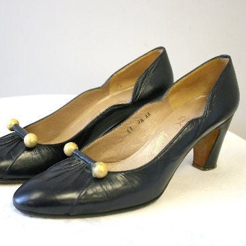 1960s Rosina Ferragamo Schiavone Dark Navy Heels in Box, Size 7.5 - 8AA 