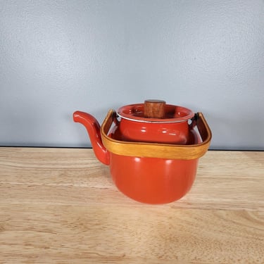 Copco Style Enamel Teapot 