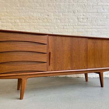 LONG Mid Century MODERN styled CREDENZA / Sideboard / Media Stand 