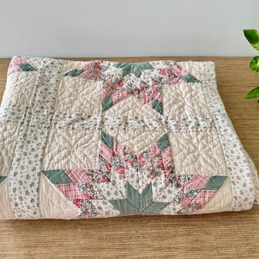 Vintage Arch Quilts - 8 Point Star Design with Pastel Florals - Hand Stitched 