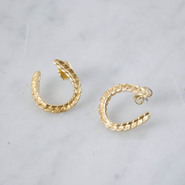 gold horseshoe earrings | dainty gold earrings | vintage jewelry | vintage earrings 