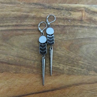 Simple gray gunmetal spike earrings 2 