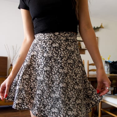 Vintage 90’s New Star Floral Tie-wrap Skirt 