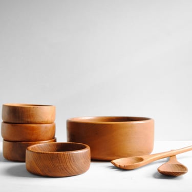 VintageTeak Wood Bowl Set with Tongs, 7 Piece Serving Set, Kitchen Bowls 