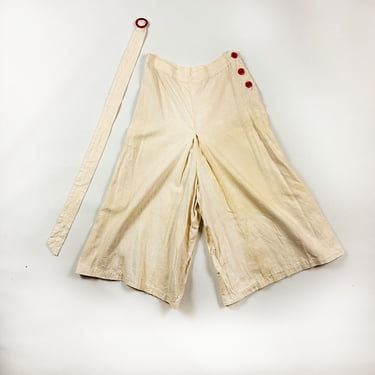 1940s Off White Cotton Gaucho Pants / Cropped Pants / Beach Pants / Red Buttons / 40s / Side Button / High Waist / Culottes / 26 Waist / S 