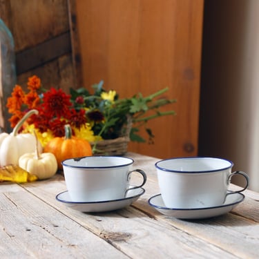 White and blue enamelware mug set / vintage white enamelware / 2 metal mugs / rustic cottage farmhouse mug / camping mugs / vintage mug set 