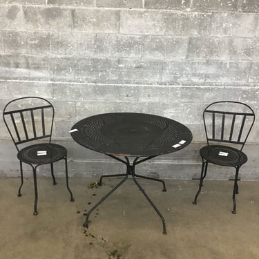 Fermob Round Outdoor Patio Table &amp; 2 Chairs (Seattle)