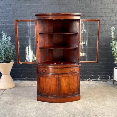 American Antique Federal Style Mahogany Display Corner Cabinet, c.1950’s 