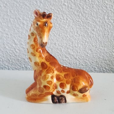 Giraffe Pepper Shaker Ceramic Safari Animal figurines 