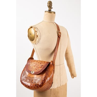 Vintage Mexican tooled leather shoulder bag / 1970s embossed rose hand crafted crossbody purse 