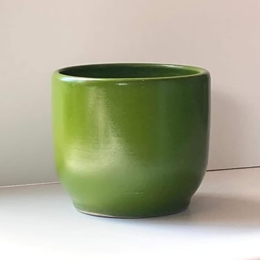 Midcentury modern Gainey ceramics T-6 planter in bright green 