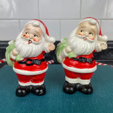 Vintage Waving Santa Claus Bag of Christmas Presents Salt & Pepper Shaker Set, Vintage Kitschy Christmas, Santa Claus Ceramic Figurine 