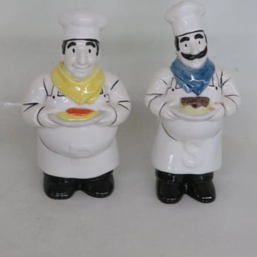 Epoch Ceramic Chef Figurine Salt and Pepper Shakers 3867B