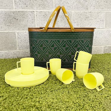 Vintage Picnic Basket Retro 1950s Hawkeye + Burlington + Green and Tan + Plates and Cups + Pie Tray + Woven Wicker + Wood + Servingware 
