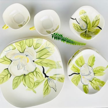 Red Wing  Magnolia Square Dish Set