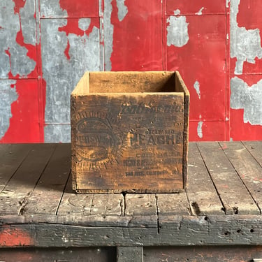 Vintage Sunsweet California Peach Crate Wood Box 