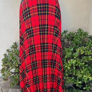 Vintage red plaid maxi skirt knife pleats Sz S/M. Made in USA 