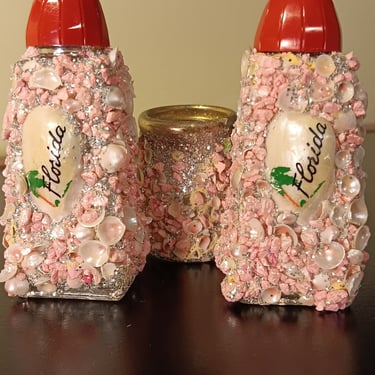 Florida Shell Salt Pepper Toothpick Holder Set Midcentury Kitsch Souvenir from the 1950s 
