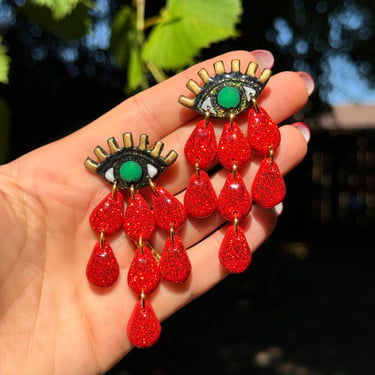 Bloody eyez earrings