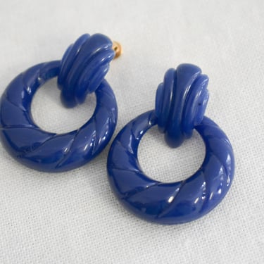 1980s Napier Blue Plastic Hoop Clip Earrings 