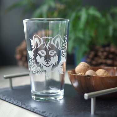 Wolf Pint Glass etched barware for everyday use 