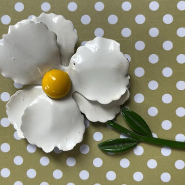 enamel daisy brooch 1960s flower pin mod jewelry 