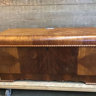 Vintage Lane Cedar Chest (Tacoma)