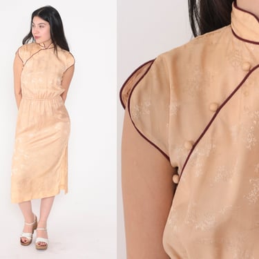 Peach Cheongsam Dress 80s Midi Dress Mandarin Collar Split Cap Sleeve Button Up Side Slit Asian Sheath High Waisted Vintage 1980s Small S 