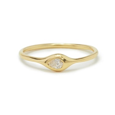 Diana Mitchell | Pear Cut Diamond Shape Ring | 18k