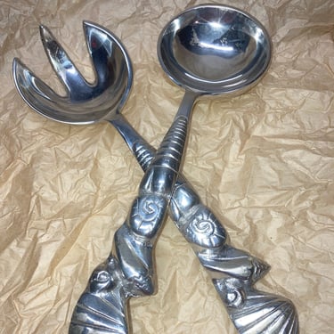 Large 13 inch seashell Aluminum Server Set Salad~ marked Monarca collection Elpaso, Texas~ matches with Arthur’s Court and Mariposa 