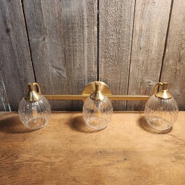 Contemporary 3 Bulb Vanity Light 22