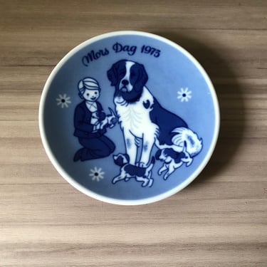 Vintage Porsgrund Mors Dag Plate, Mother's Day 1973, Blue Decorative Mother Child Dog Plate 