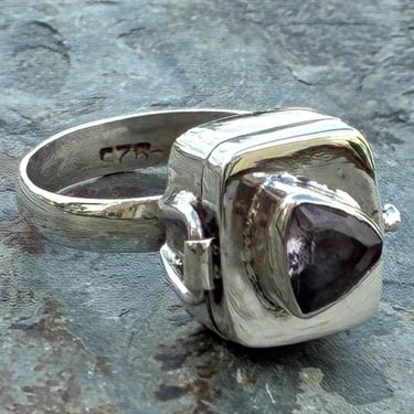 Vintage Sterling Silver and Light Purple Stone Poison / Stash Ring - Size 6 
