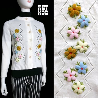 So Sweet Vintage 60s 70s White Cardigan with 3D Pastel Flowers 